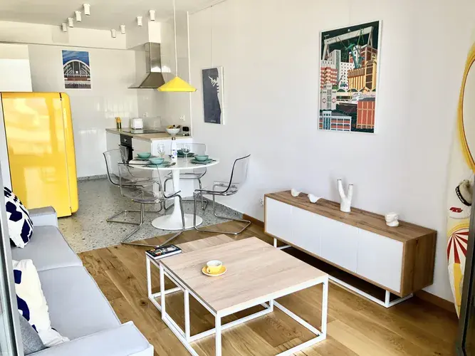 gallery. plik: Tlusta-Mewa-Sea-View-Gdynia-apartament-wakacyjny-z-widokiem-na-morze-w-sercu-gdyni-8.webp